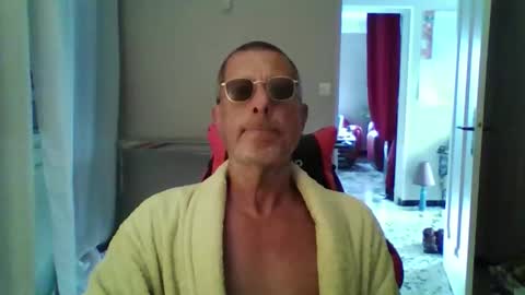 Snapshot of jerflor chatting on 11-01-25, 02:19 jerflor online show from 11-01-25, 02:19