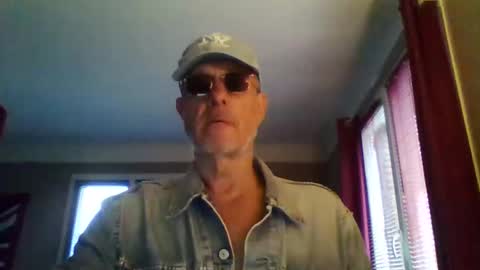 Snapshot of jerflor chatting on 11-24-25, 03:23 jerflor online show from 11-24-25, 03:23