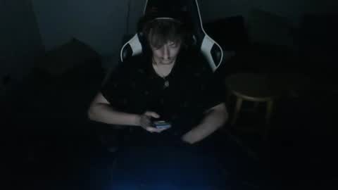 jerimiahslhong online show from 11-17-25, 03:23