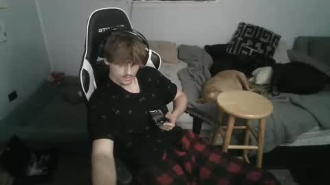 jerimiahslhong online show from 11-18-25, 01:55