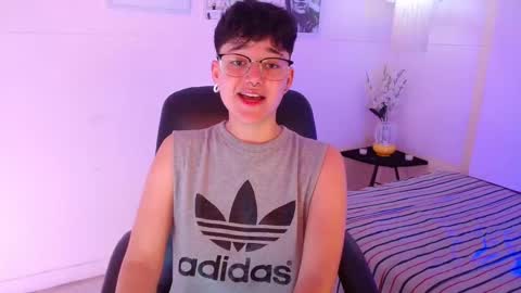 Snapshot of jero_harper1 chatting on 09-25-25, 02:43 jero harper1 online show from 09-25-25, 02:43