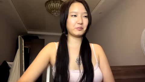 Snapshot of jesicalozaya chatting on 07-19-26, 07:39 Emi online show from 07-19-26, 07:39
