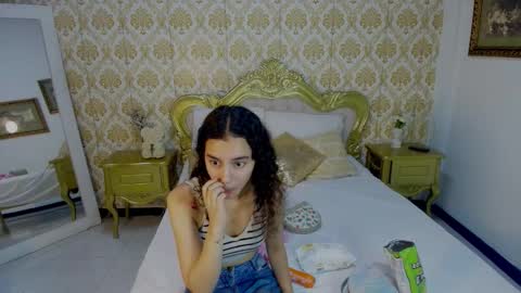 jessb_ online show from 11-04-25, 07:13