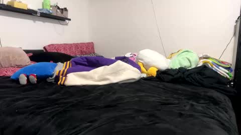 Hungjessy online show from 03-05-25, 07:17