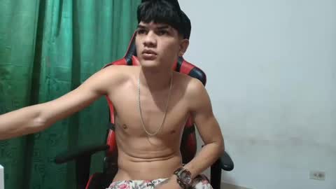 Snapshot of jesshot_bigcock chatting on 09-28-25, 12:27 jesshot_bigcock online show from 09-28-25, 12:27