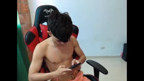 Snapshot of jesshot_bigcock chatting on 10-19-25, 02:07 jesshot_bigcock online show from 10-19-25, 02:07