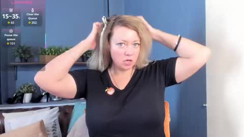 Jessica online show from 12-17-25, 01:17