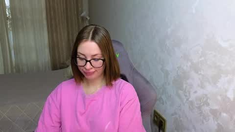 Snapshot of jessica_hanson chatting on 10-22-25, 06:35 Jessy online show from 10-22-25, 06:35
