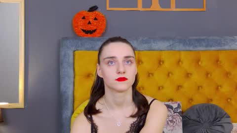 Jessica White online show from 11-21-25, 04:00