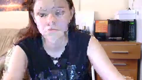 Snapshot of jessicaholland1 chatting on 06-17-26, 06:05 jessicaholland1 online show from 06-17-26, 06:05