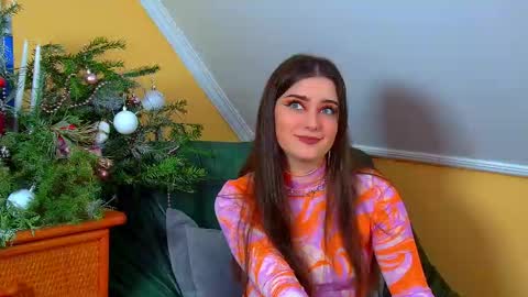 Jessica online show from 12-14-25, 07:29