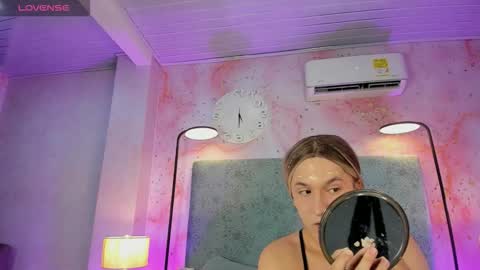 JESSI AND NAOMI online show from 11-02-25, 11:07