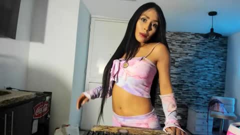 Snapshot of jessicaowens_ chatting on 05-30-26, 04:42 Jessica online show from 05-30-26, 04:42