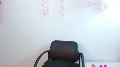 Snapshot of jessicarabbit4 chatting on 02-13-25, 01:19 jessicarabbit4 online show from 02-13-25, 01:19