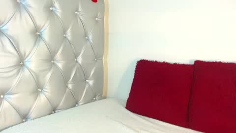 Snapshot of jessicarabbit4 chatting on 11-12-25, 10:20 jessicarabbit4 online show from 11-12-25, 10:20