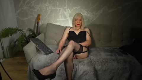 Jessicatv online show from 11-23-25, 03:45