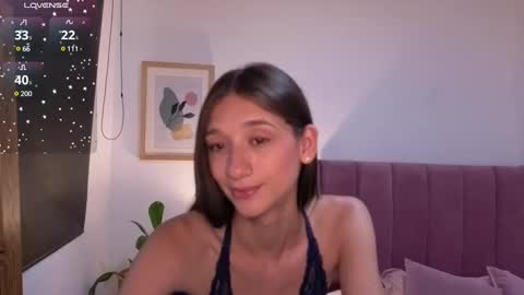 Snapshot of jessie__02 chatting on 12-17-24, 04:21 Jess online show from 12-17-24, 04:21