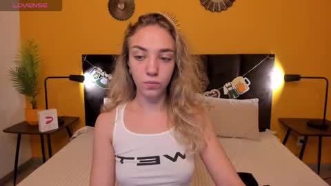 Jessie online show from 09-22-25, 01:40