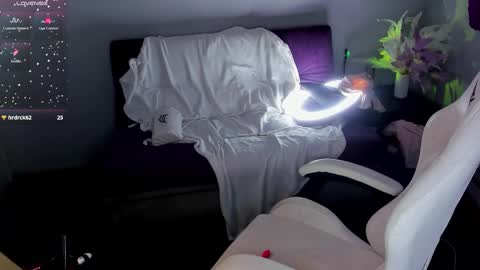 Jess online show from 03-25-26, 02:17