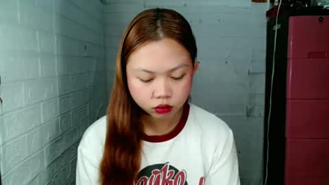 Snapshot of jessiefoxx0 chatting on 04-22-26, 10:28 Jessie online show from 04-22-26, 10:28