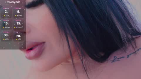 Snapshot of jessielines_1 chatting on 12-18-24, 10:30 jessie online show from 12-18-24, 10:30