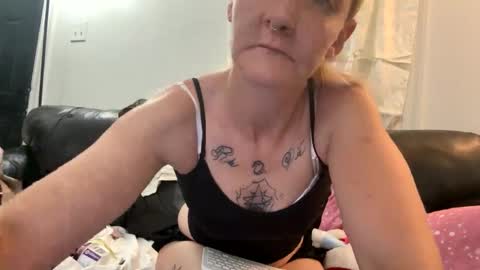 Snapshot of jessiepooh6969 chatting on 05-27-26, 03:03 Wonderland online show from 05-27-26, 03:03