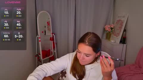 Snapshot of jessiestarz chatting on 02-20-26, 02:06 Jessi online show from 02-20-26, 02:06