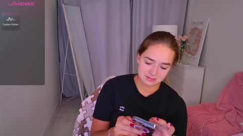 Snapshot of jessiestarz chatting on 04-13-26, 01:49 Jessi online show from 04-13-26, 01:49