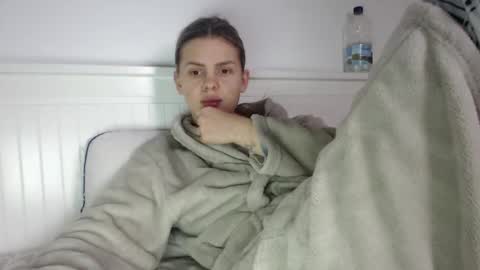 jessieryan online show from 12-22-25, 06:54