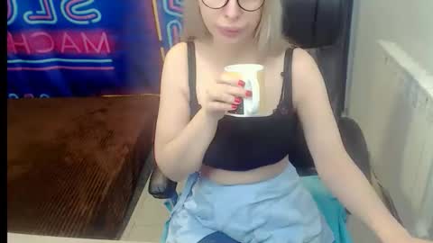 Victoria online show from 01-11-26, 07:41