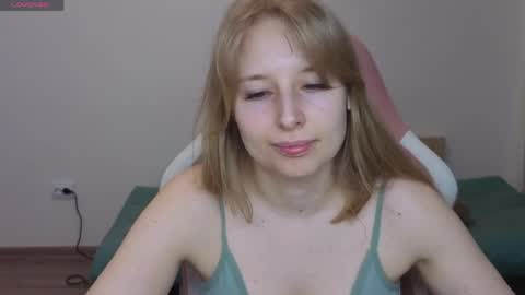 Snapshot of jessy_comely chatting on 04-29-26, 02:21 Jessy online show from 04-29-26, 02:21