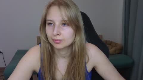 Snapshot of jessy_comely chatting on 06-08-26, 03:23 Jessy online show from 06-08-26, 03:23