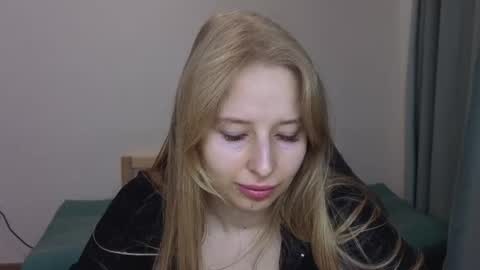 Snapshot of jessy_comely chatting on 06-14-26, 10:39 Jessy online show from 06-14-26, 10:39