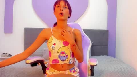 Snapshot of jessy_skinny_ chatting on 10-10-25, 02:54 Jessy online show from 10-10-25, 02:54