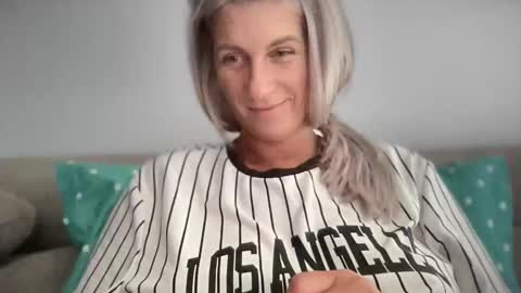 Jessye online show from 10-10-25, 09:19