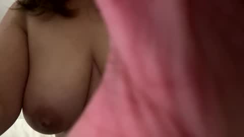 Snapshot of jessyjames701 chatting on 04-14-26, 05:02 jessyjames701 online show from 04-14-26, 05:02