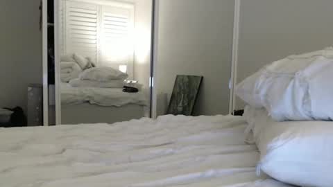 OnlyJessy online show from 10-26-25, 10:10