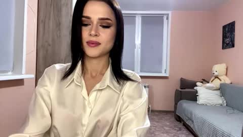 Lea online show from 11-08-25, 03:23