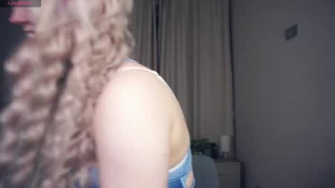 Snapshot of jettahartill chatting on 10-27-25, 06:45 Daryl online show from 10-27-25, 06:45