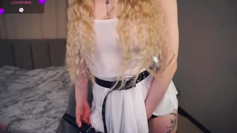 Snapshot of jettahartill chatting on 11-19-25, 06:08 Daryl online show from 11-19-25, 06:08