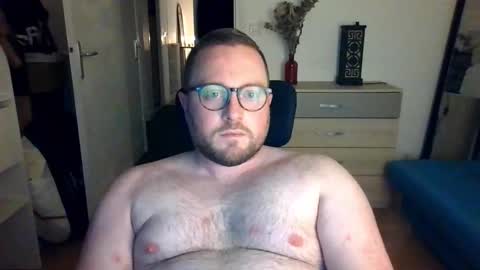 Snapshot of jeuneloup92 chatting on 11-20-25, 05:12 jeuneloup92 online show from 11-20-25, 05:12