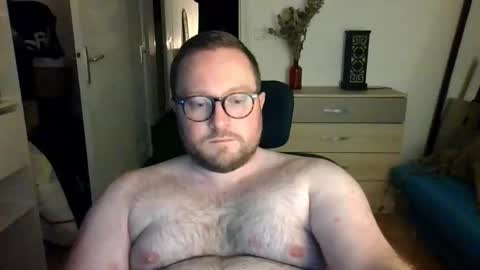 Snapshot of jeuneloup92 chatting on 12-04-25, 05:54 jeuneloup92 online show from 12-04-25, 05:54