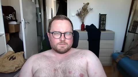 jeuneloup92 online show from 05-07-26, 04:23