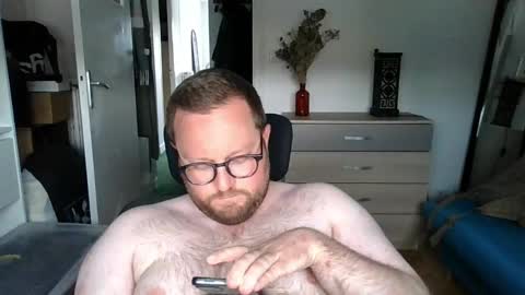 jeuneloup92 online show from 05-12-26, 04:04
