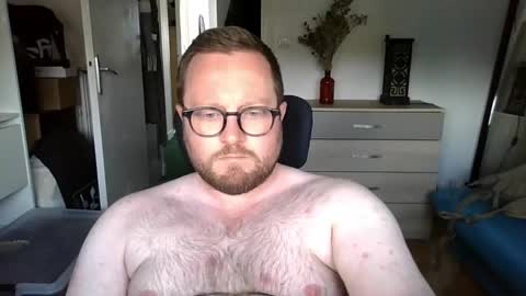 jeuneloup92 online show from 05-14-26, 07:48