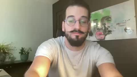 Snapshot of jeunemek00779042 chatting on 10-14-25, 02:40 JEUNEMEK007 online show from 10-14-25, 02:40