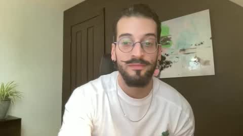 Snapshot of jeunemek00779042 chatting on 10-30-25, 05:35 JEUNEMEK007 online show from 10-30-25, 05:35