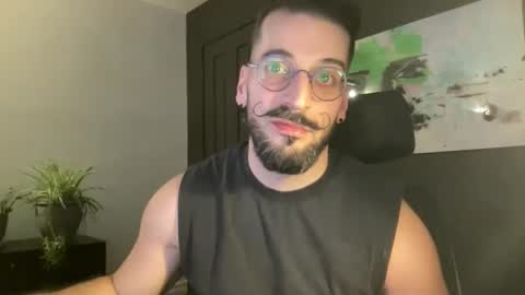 Snapshot of jeunemek00779042 chatting on 12-23-25, 02:42 JEUNEMEK007 online show from 12-23-25, 02:42