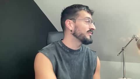 Snapshot of jeunemek00779042 chatting on 02-09-26, 04:11 JEUNEMEK007 online show from 02-09-26, 04:11