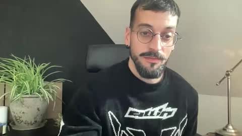 Snapshot of jeunemek00779042 chatting on 02-23-26, 07:11 JEUNEMEK007 online show from 02-23-26, 07:11